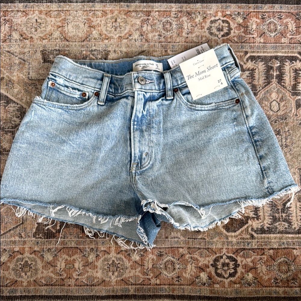 Abercrombie & Fitch Blue Jean Shorts Distressed Light Wash Mom Short Curve Love